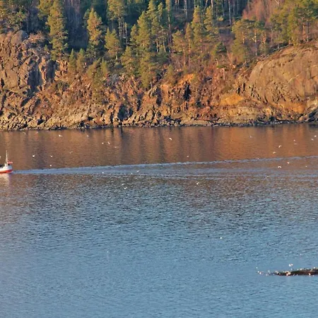 Сasa de vacaciones 4 Bedroom Lovely In *