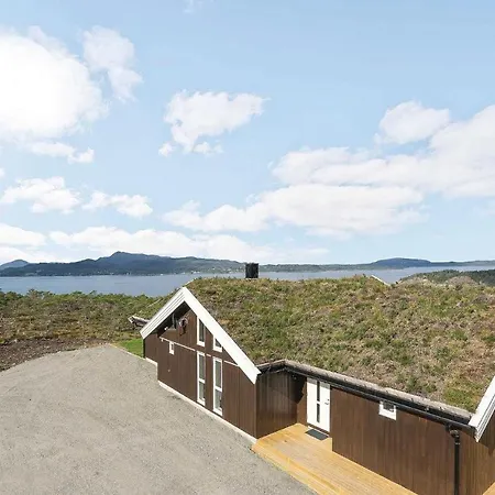 4 Bedroom Lovely In Holiday home