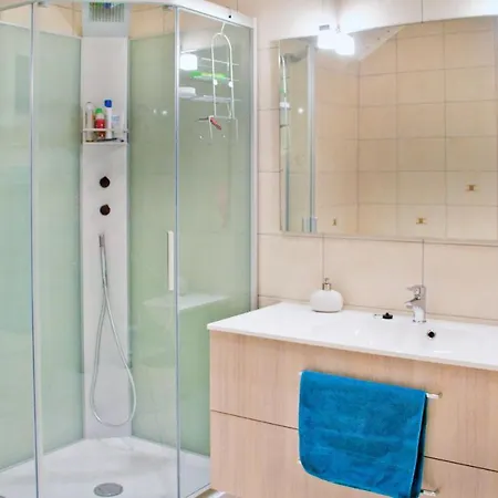 Сasa de vacaciones 4 Bedroom Lovely In