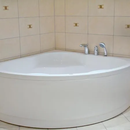 4 Bedroom Lovely In * Kvisvik